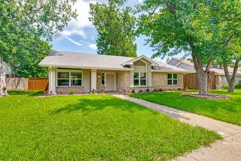 113 Country View Ln, Garland, TX 75043
