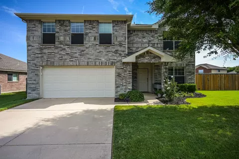 7077 Seton Hall Dr, Fort Worth, TX 76120