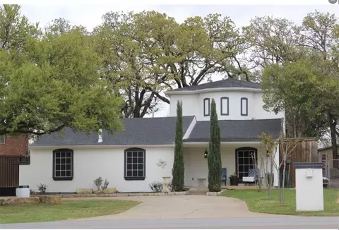 106 E Shady Grove Rd, Grand Prairie, TX 75050
