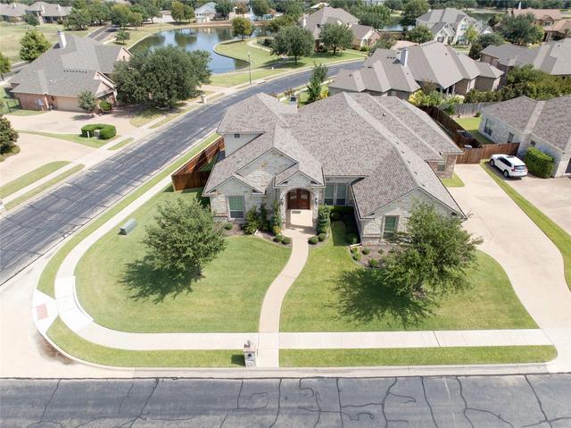 1100 Wessex Dr, Woodway, TX 76712