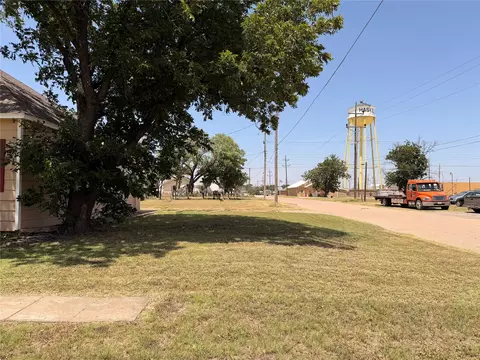 200 S Avenue C, Haskell, TX 79521 photo 4