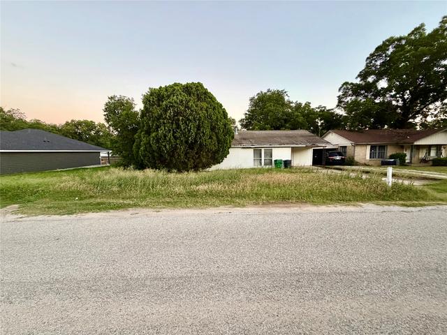 5113 Crowley St, Sansom Park, TX 76114
