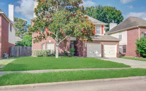 16419 Dawncrest Way, Sugar Land, TX 77498
