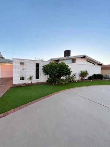 236 Three Rivers Dr, El Paso, TX 79912