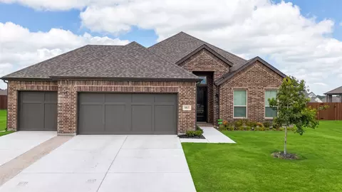 1813 Hidden Creek Dr, Midlothian, TX 76065