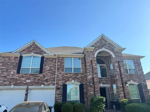 8332 Summer Park Dr, Fort Worth, TX 76123