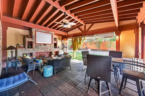 8332 Summer Park Dr, Fort Worth, TX 76123