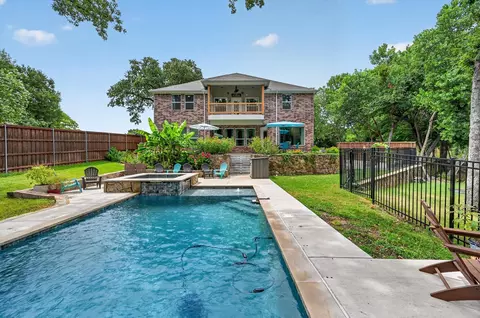 308 Familia Ct, Azle, TX 76020