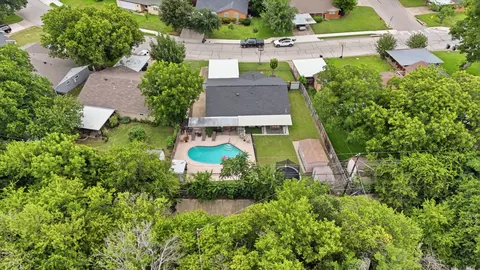 520 Thompson Dr, Saginaw, TX 76179