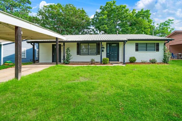 2235 Pine Bluff St, Paris, TX 75460