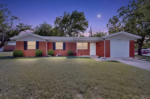 5500 Oak Grove Rd, Fort Worth, TX 76134