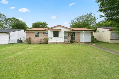 546 Sun Valley Dr, Duncanville, TX 75116