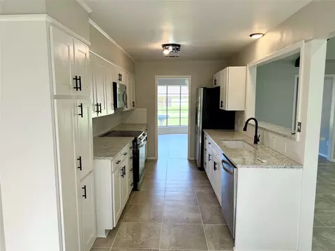 904 Whispering Lk, Shreveport, LA 71107