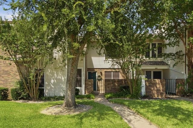 840 Creekside Dr, Lewisville, TX 75067