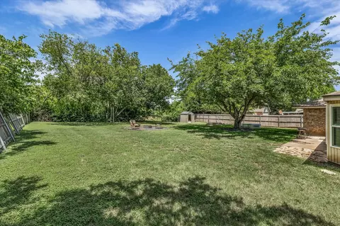 Exterior - 316 E Chapman Rd, Hewitt, TX 76643 photo 4 of 8