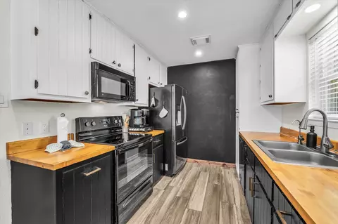 Kitchen - 316 E Chapman Rd, Hewitt, TX 76643 photo 1 of 3