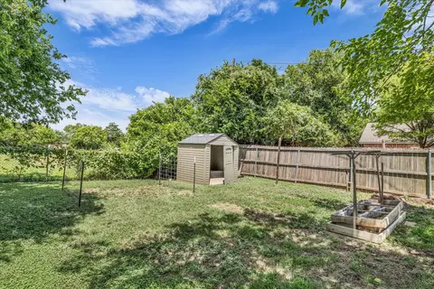 Exterior - 316 E Chapman Rd, Hewitt, TX 76643 photo 5 of 8