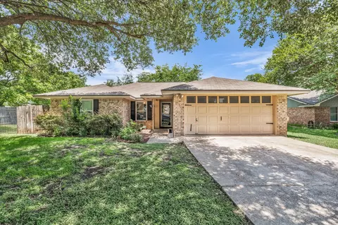 316 E Chapman Rd, Hewitt, TX 76643