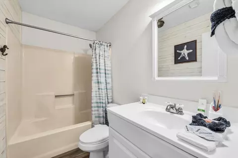 Bath - 316 E Chapman Rd, Hewitt, TX 76643 photo 2 of 2