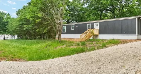 121 Neches Dr, Mabank, TX 75156