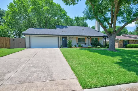 3 Merrie Cir, Richardson, TX 75081
