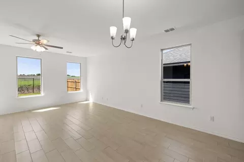 Living - 3115 Hawkview Dr, Cleburne, TX 76031 photo 2 of 5