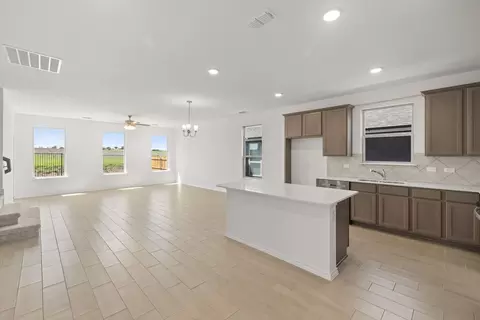 Living - 3115 Hawkview Dr, Cleburne, TX 76031 photo 1 of 5