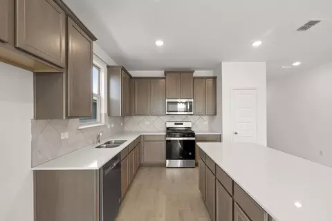 Kitchen - 3115 Hawkview Dr, Cleburne, TX 76031 photo 1 of 4
