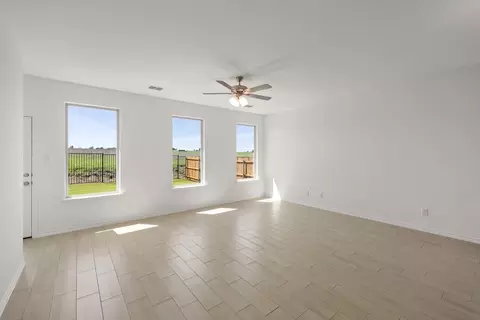 Living - 3115 Hawkview Dr, Cleburne, TX 76031 photo 5 of 5
