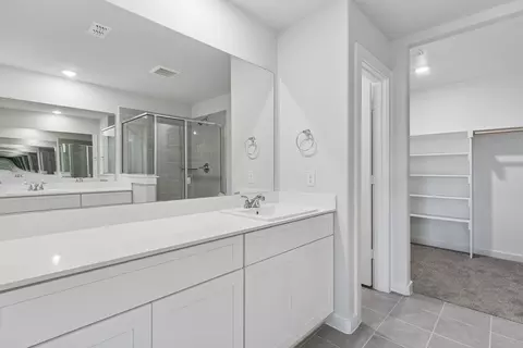 Bath - 824 Rockcloud Dr, Haslet, TX 76052 photo 3 of 4