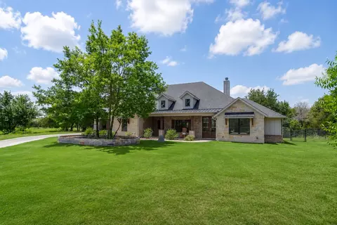 1024 Sky Rd, Weatherford, TX 76087