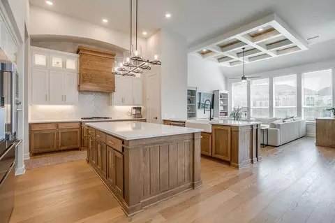 2137 Rolling Oaks Dr, Aledo, TX 76008