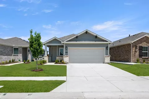 7408 Autumn Hill Dr, Krum, TX 76249