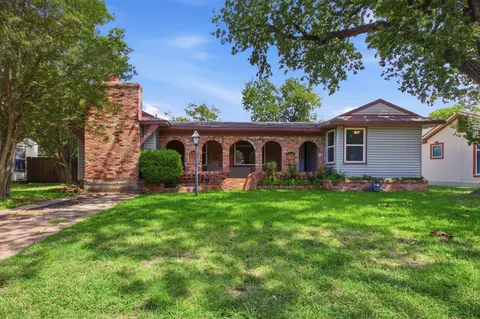 1625 Meadowbrook Dr, Garland, TX 75042