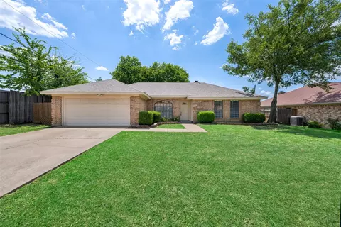 5341 Bob Dr, North Richland Hills, TX 76180