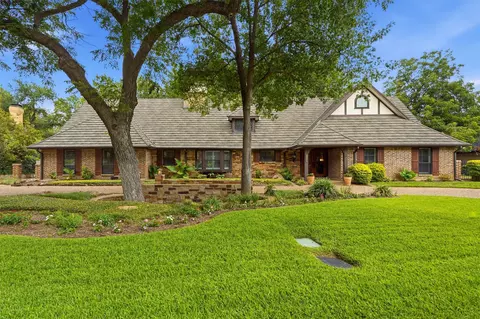 3805 Hollow Creek Rd, Benbrook, TX 76116