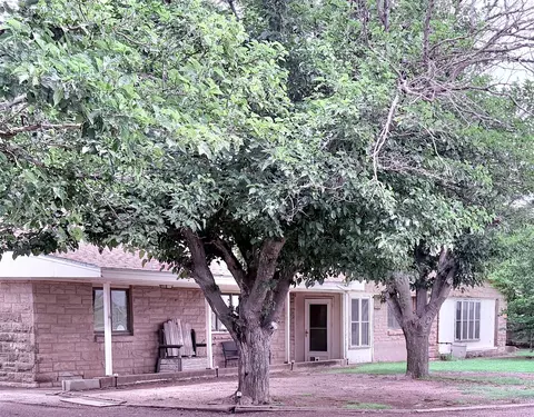 1809 Crowell Hwy, Quanah, TX 79252