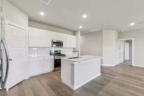 Kitchen - 885 Rockcloud Dr, Haslet, TX 76052 photo 2 of 3