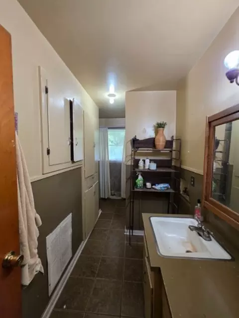 Bath - 4514 W Loop 281, Longview, TX 75604 photo 2 of 3