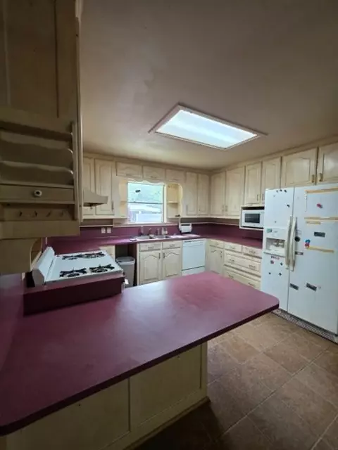 Kitchen - 4514 W Loop 281, Longview, TX 75604 photo 1 of 2