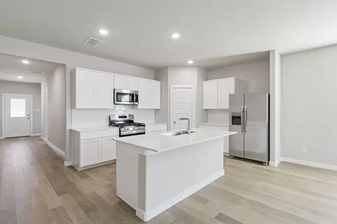 Kitchen - 829 Rockcloud Dr, Haslet, TX 76052 photo 1 of 5