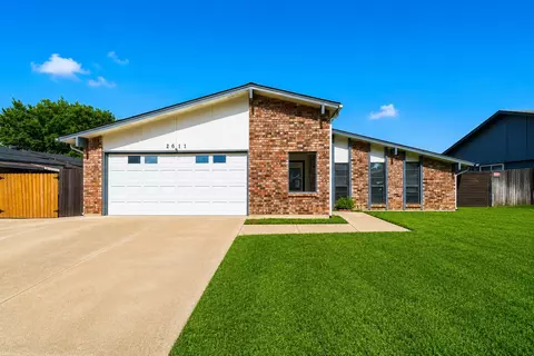 2611 Ridgemoor Ct, Arlington, TX 76016