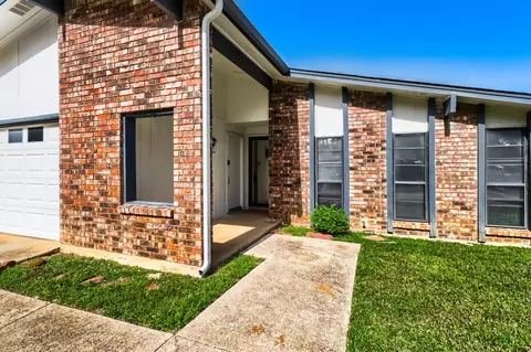 2611 Ridgemoor Ct, Arlington, TX 76016