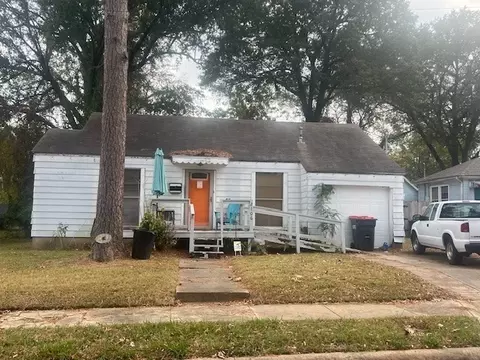 2106 Cleveland St, Paris, TX 75460