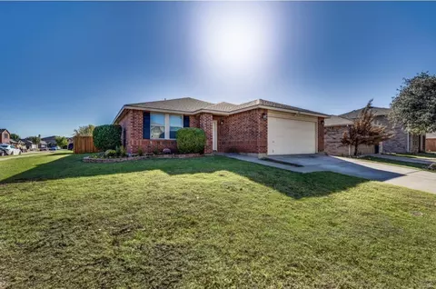 1001 Stone Chapel Way, Fort Worth, TX 76179