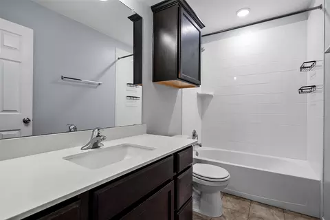 Bath - 3000 Skinner Dr, Lorena, TX 76655 photo 2 of 2