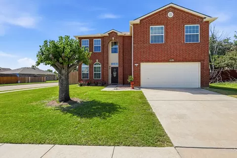 8012 Clear River Ln, Denton, TX 76210