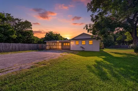 620 W Main St, Crowley, TX 76036