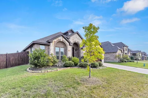 512 Strait Ln, Waxahachie, TX 75165