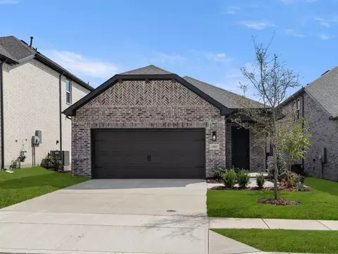 5941 Laurel Lake Ln, Pilot Point, TX 76258